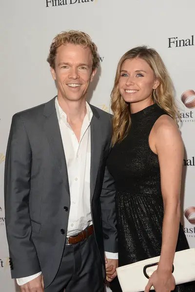 Actress Brooke D’Orsay Already Married Her Boyfriend or Still On Dating